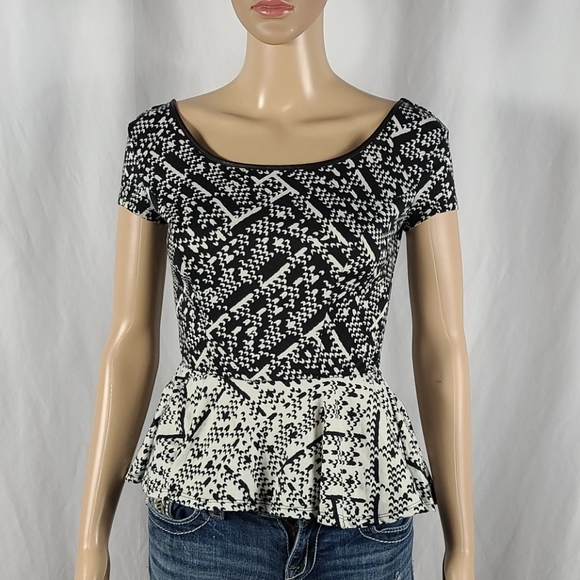 Black Off White Patterned Empire Tee Pleather Hem - Picture 1 of 9